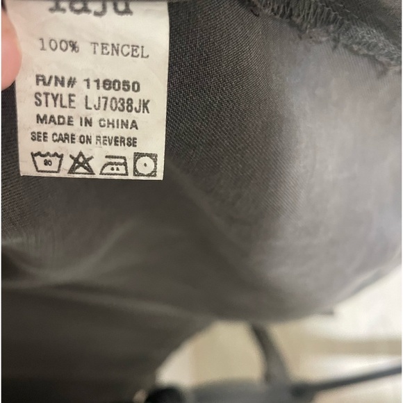 Laju Los Angeles Olive Green Tencel Longline
Waist Tie Jacket SZ Mediu… - Picture 7 of 7